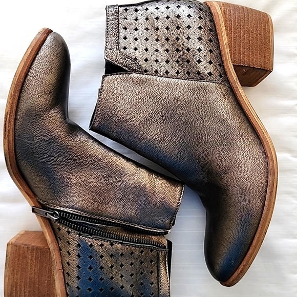 Western Style Booties - Picture 4 of 12